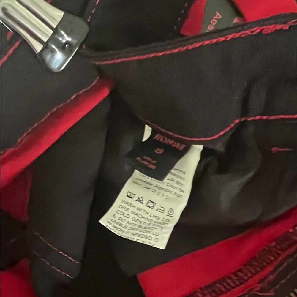 ROMWE Women's Red and Black Jean Shorts - Picture 5 of 5